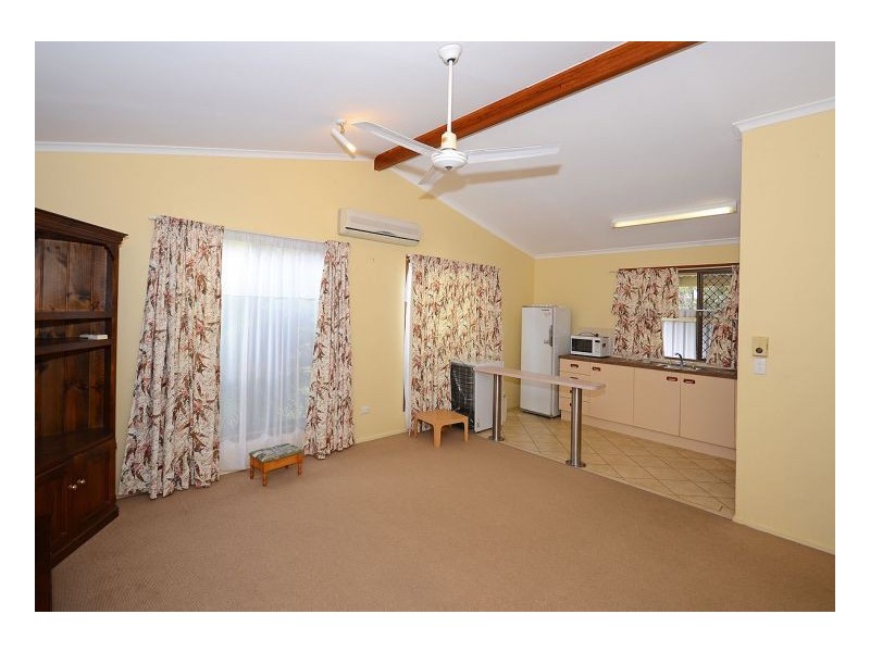 2/78-82 Miller Street, Urangan QLD 4655
