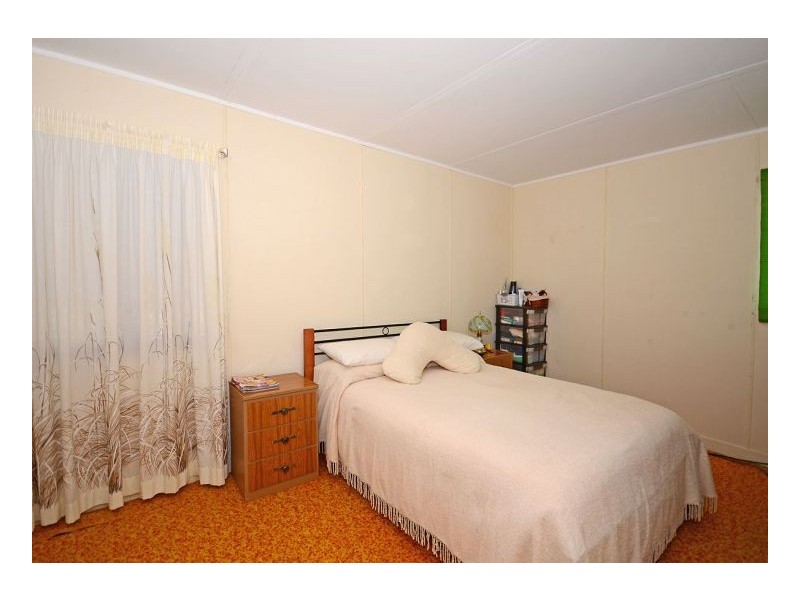 2 Urangan Street, Torquay QLD 4655