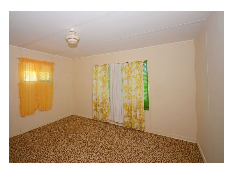 2 Urangan Street, Torquay QLD 4655