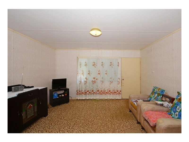 2 Urangan Street, Torquay QLD 4655