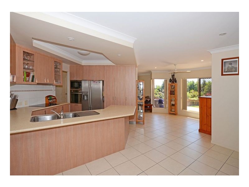 8 Ferryman Close, River Heads QLD 4655