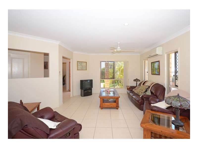 8 Ferryman Close, River Heads QLD 4655