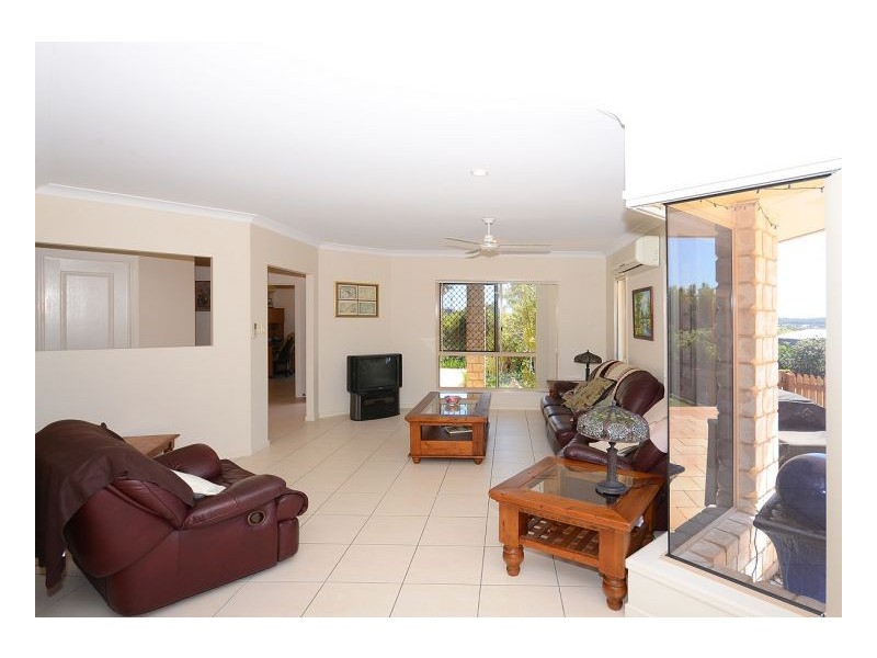 8 Ferryman Close, River Heads QLD 4655