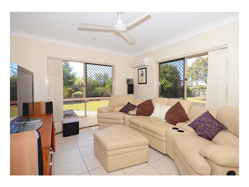 8 Ferryman Close, River Heads QLD 4655