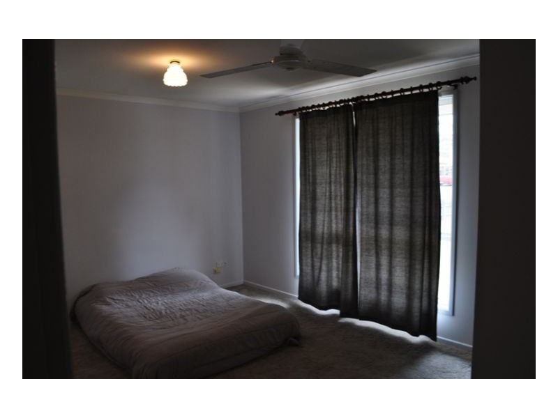 18 Cedar Cres, Kawungan QLD 4655