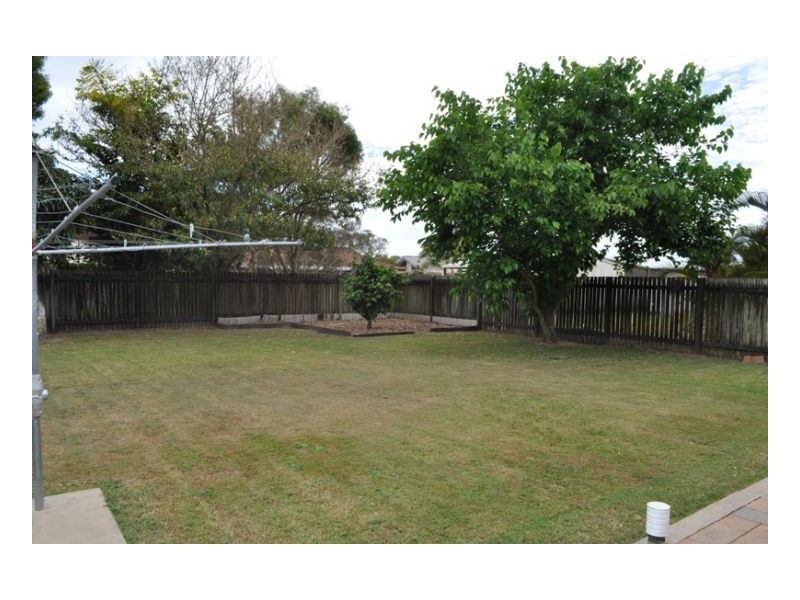 18 Cedar Cres, Kawungan QLD 4655