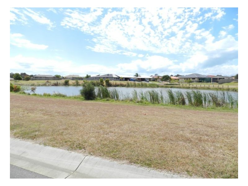 9 Dory Drive, Point Vernon QLD 4655