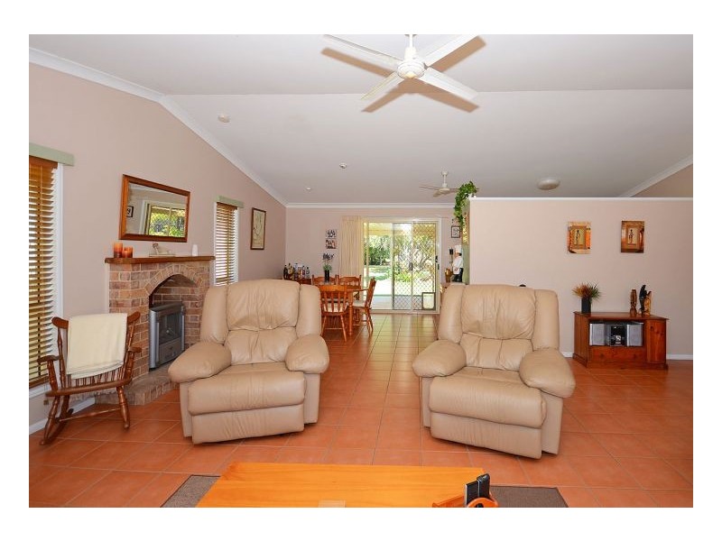 104 Seaview Drive, Booral QLD 4655