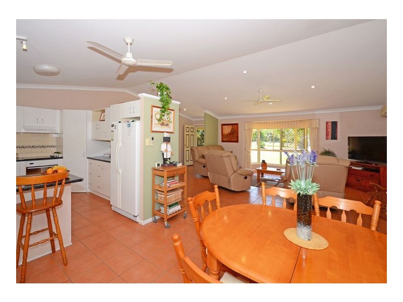 104 Seaview Drive, Booral QLD 4655