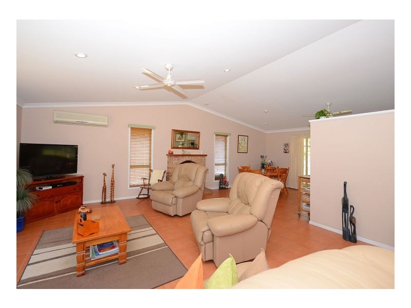 104 Seaview Drive, Booral QLD 4655