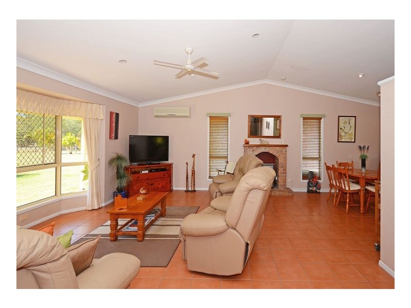 104 Seaview Drive, Booral QLD 4655