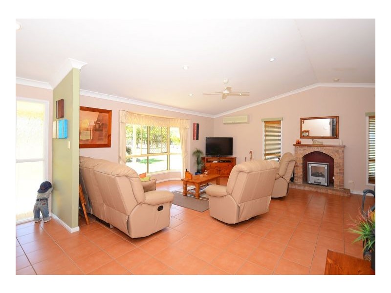 104 Seaview Drive, Booral QLD 4655