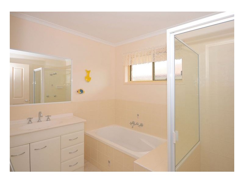 15 Endeavour Way, Eli Waters QLD 4655
