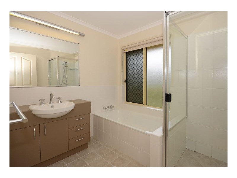 17 Pinehurst Drive, Wondunna QLD 4655