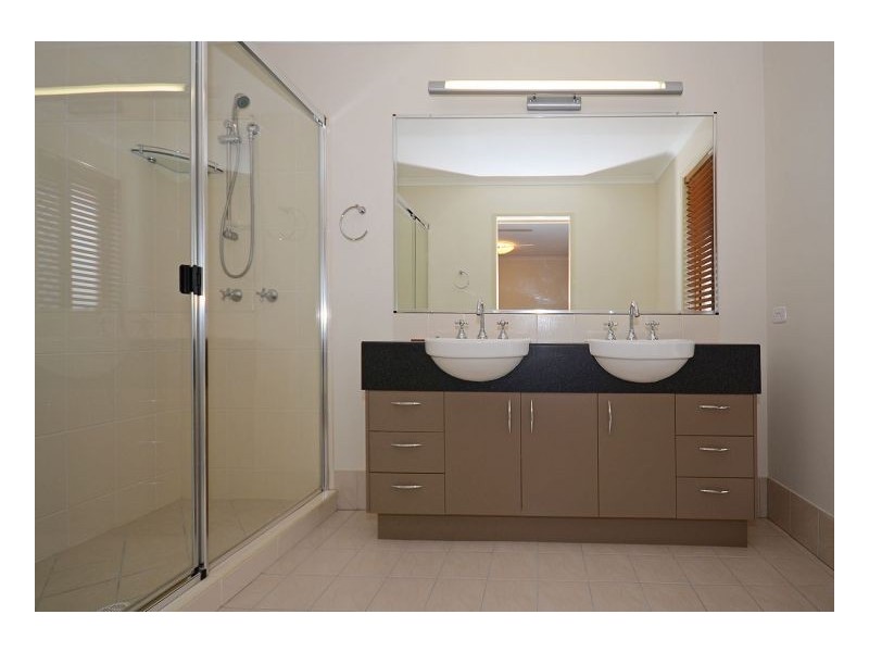 17 Pinehurst Drive, Wondunna QLD 4655