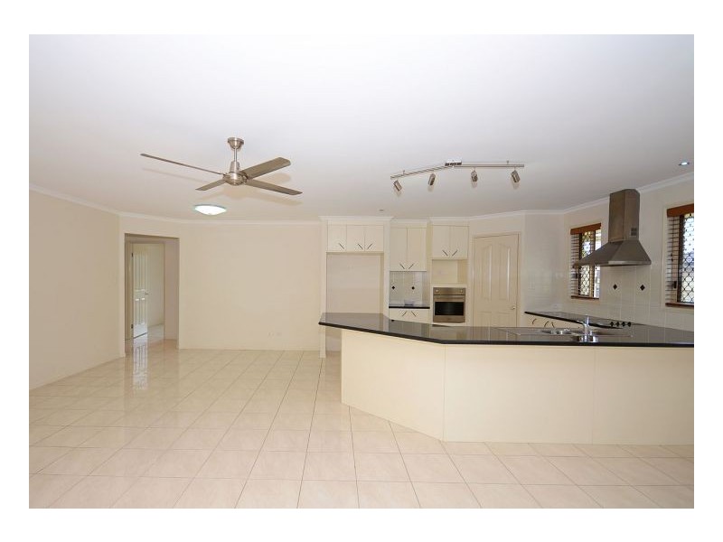 17 Pinehurst Drive, Wondunna QLD 4655