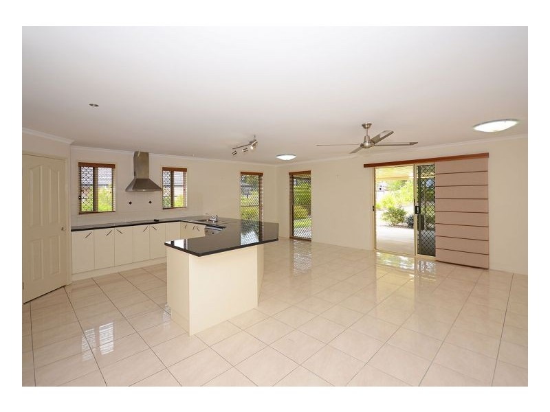 17 Pinehurst Drive, Wondunna QLD 4655