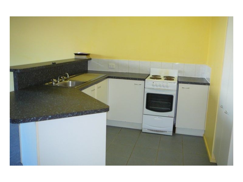 8/274 Main Street, Kawungan QLD 4655