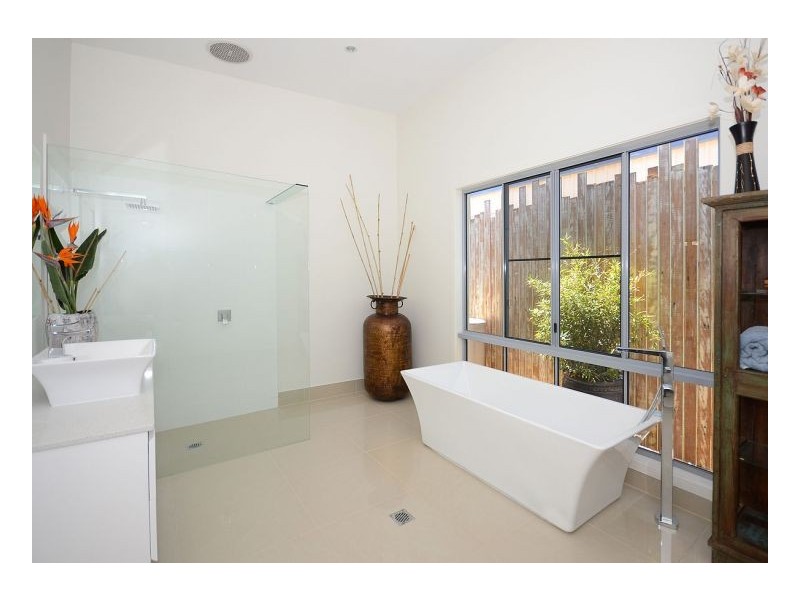 3 Cunningham Street, Torquay QLD 4655