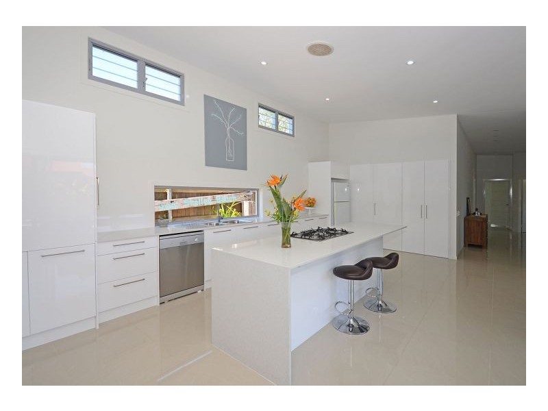 3 Cunningham Street, Torquay QLD 4655