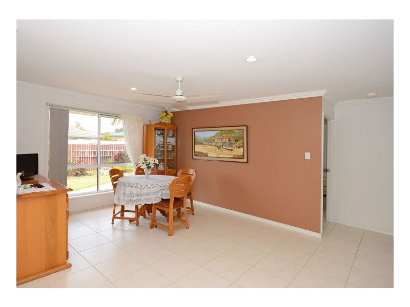 4 Mcintyre Court, Urraween QLD 4655