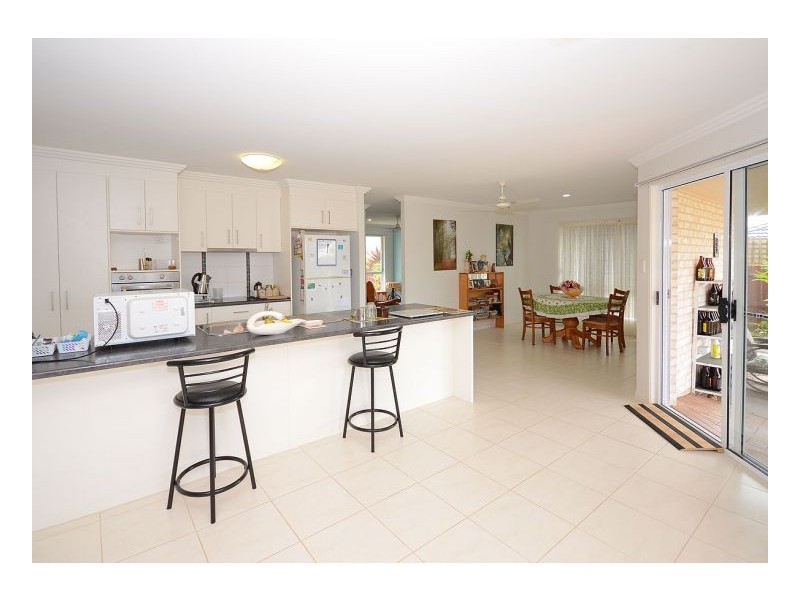 4 Mcintyre Court, Urraween QLD 4655