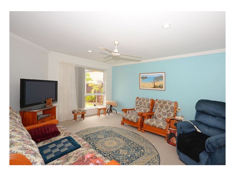 4 Mcintyre Court, Urraween QLD 4655