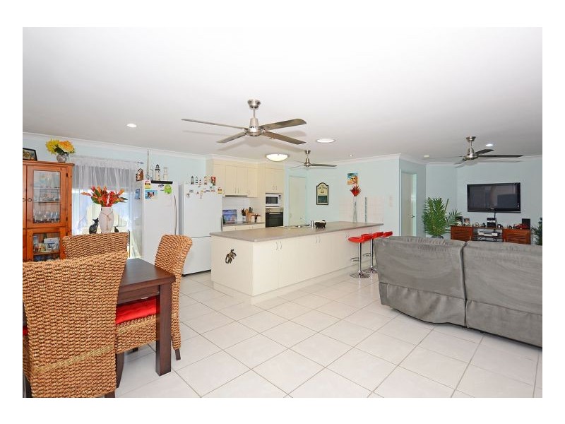 1 Silverleaf Terrace, Toogoom QLD 4655