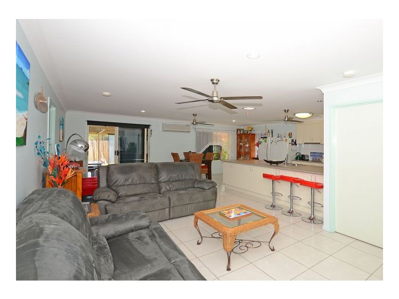 1 Silverleaf Terrace, Toogoom QLD 4655