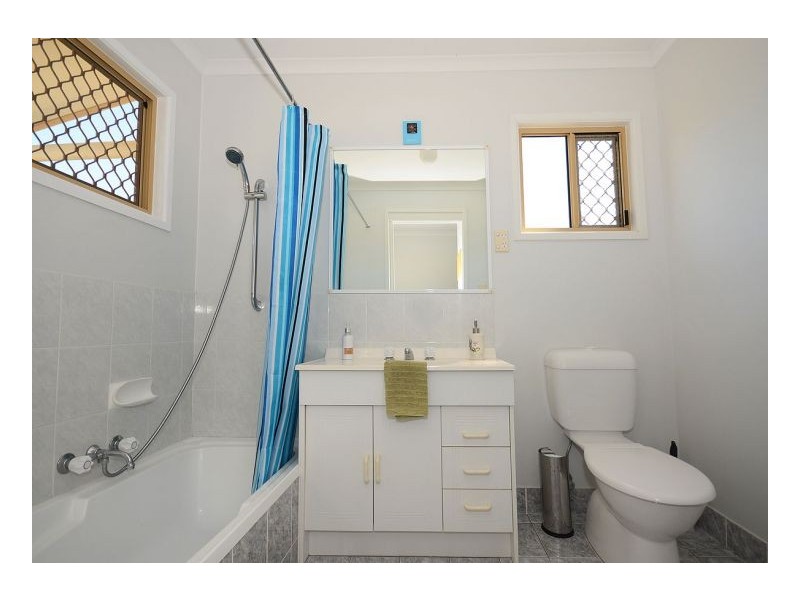 9 Keys Ave, Torquay QLD 4655