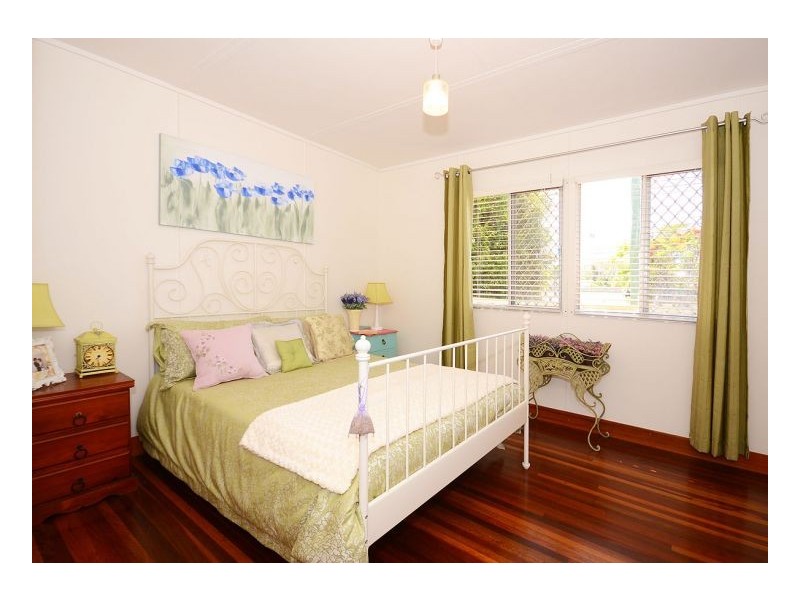 9 Keys Ave, Torquay QLD 4655