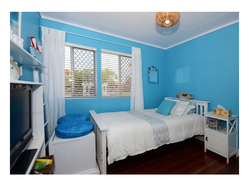 9 Keys Ave, Torquay QLD 4655