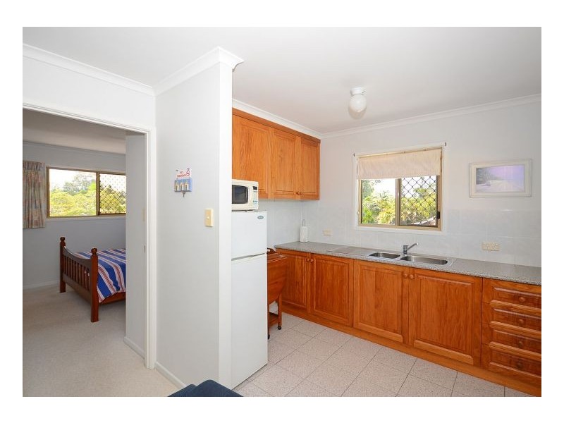 9 Keys Ave, Torquay QLD 4655