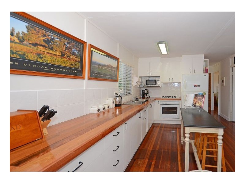 9 Keys Ave, Torquay QLD 4655