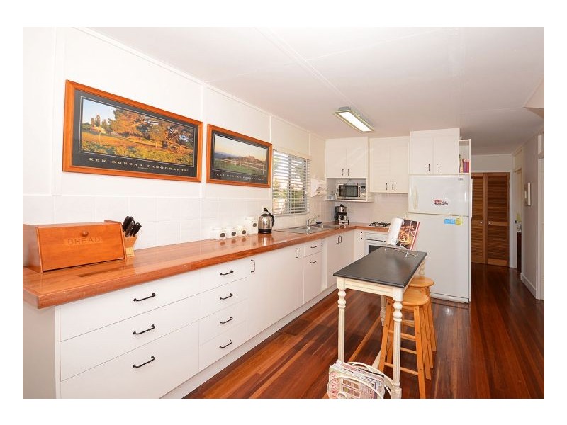 9 Keys Ave, Torquay QLD 4655