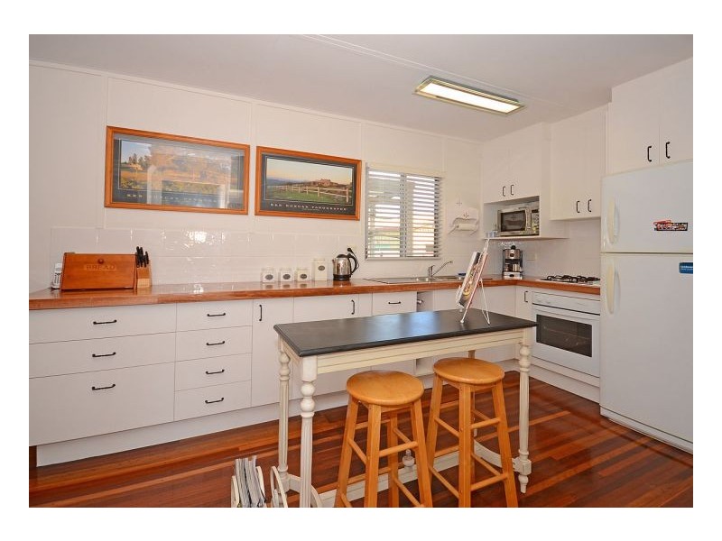 9 Keys Ave, Torquay QLD 4655