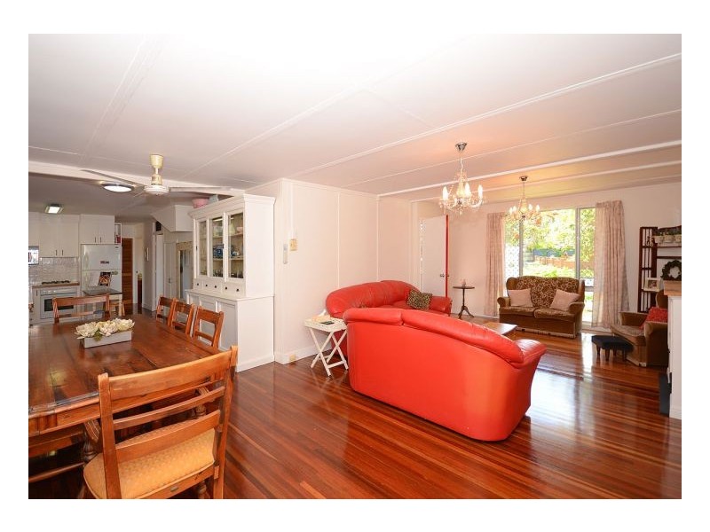 9 Keys Ave, Torquay QLD 4655