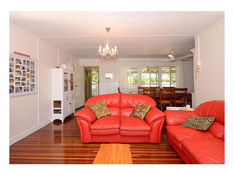 9 Keys Ave, Torquay QLD 4655