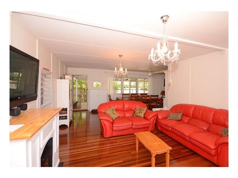 9 Keys Ave, Torquay QLD 4655