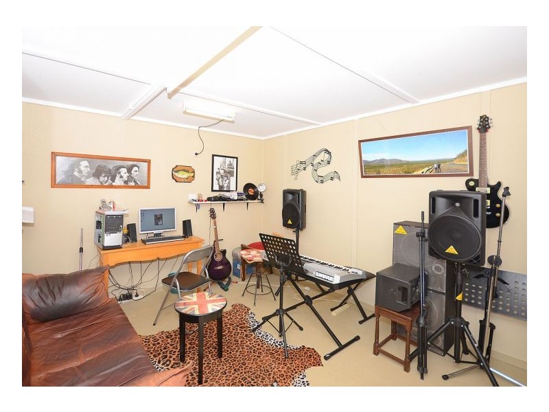 9 Keys Ave, Torquay QLD 4655