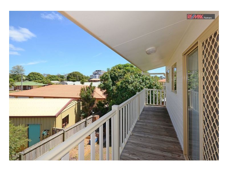 9 Keys Ave, Torquay QLD 4655