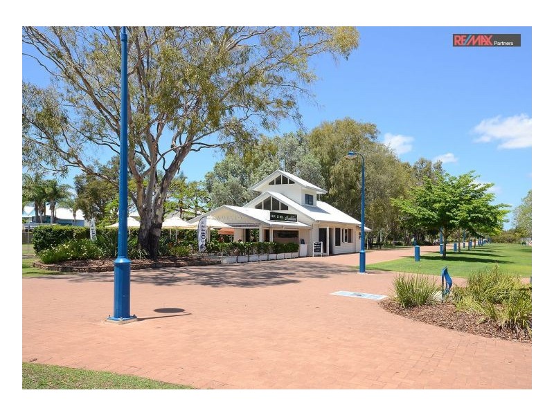 577 Charlton Esplanade, Urangan QLD 4655