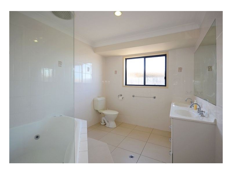 25 Lady Nelson Drive, Eli Waters QLD 4655