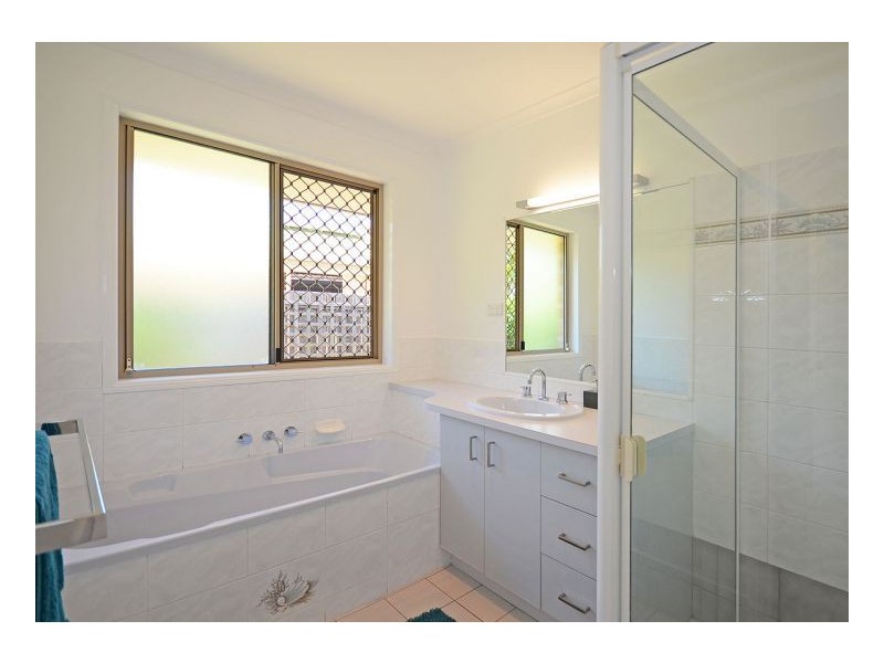 6 Rialto Court, Torquay QLD 4655
