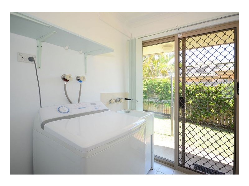 6 Rialto Court, Torquay QLD 4655