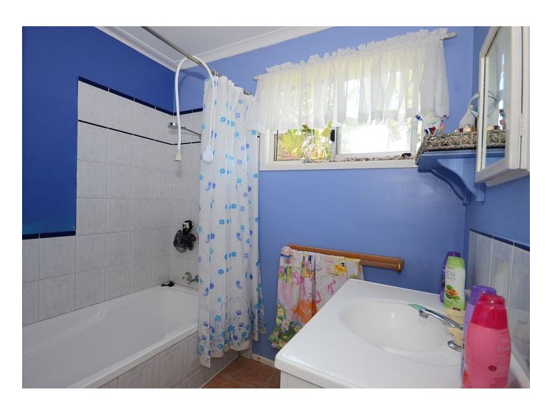 32 Banksia Street, Point Vernon QLD 4655