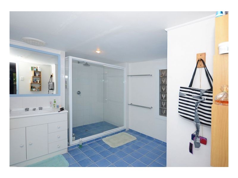 32 Banksia Street, Point Vernon QLD 4655