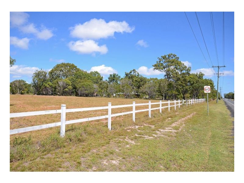 4 Walkers Road, Urangan QLD 4655