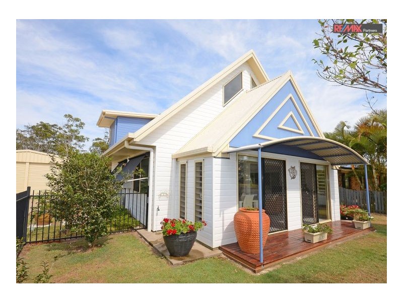 15 Lakeside Drive, Burrum Heads QLD 4659