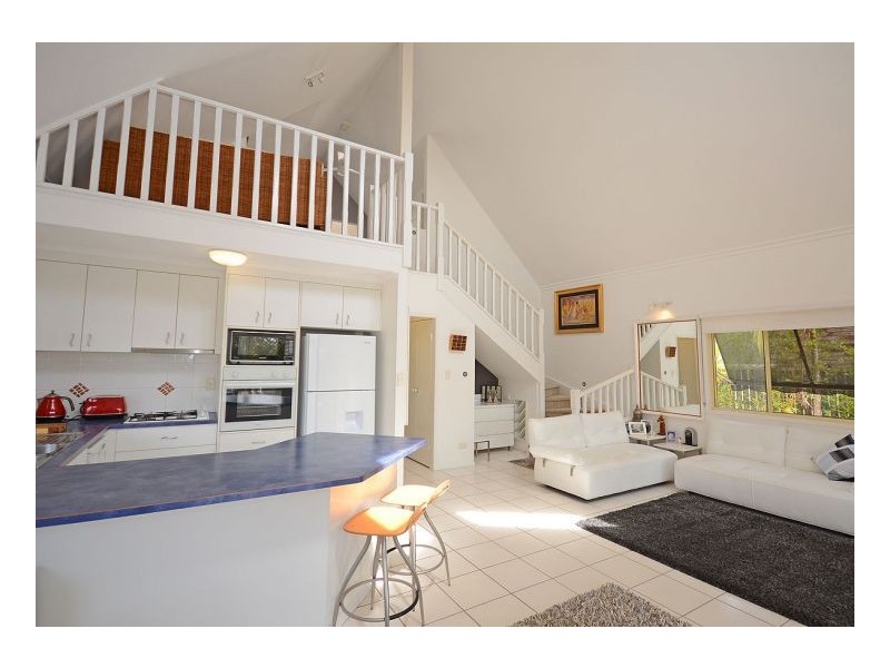 15 Lakeside Drive, Burrum Heads QLD 4659